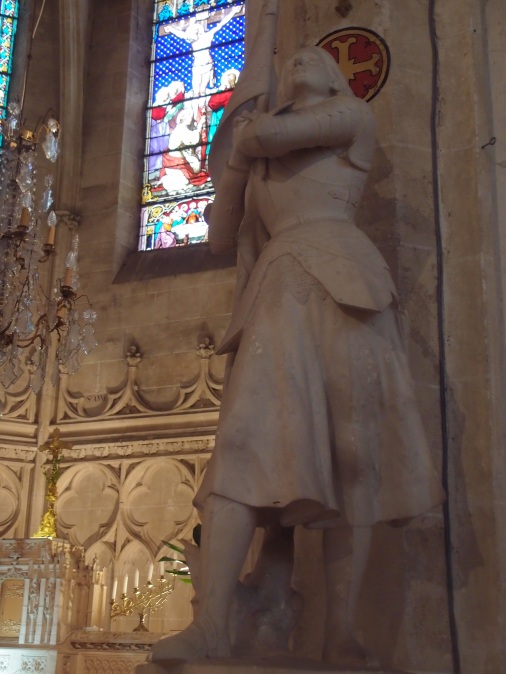 Statue de Jeanne d'Arc, Eglise Saint-Jean-Baptiste de Tavers (Copyright EM 2019)
